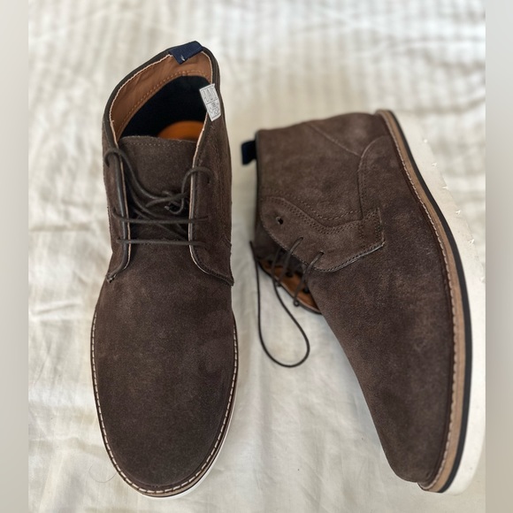 New find. Men's Brown Suede Chukka Boots Size 10 - Picture 2 of 4